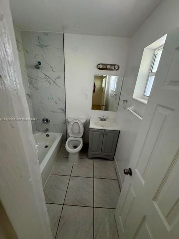 16001 NE 18th Pl 3, North Miami Beach, FL 33162