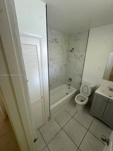 16001 NE 18th Pl 3, North Miami Beach, FL 33162