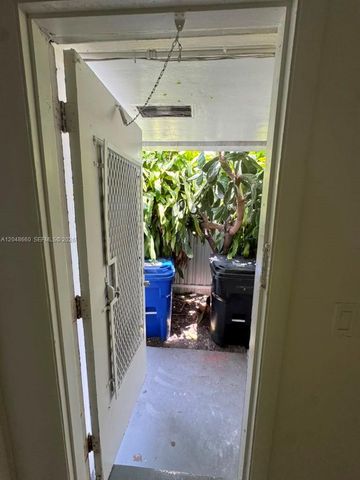 16001 NE 18th Pl 3, North Miami Beach, FL 33162