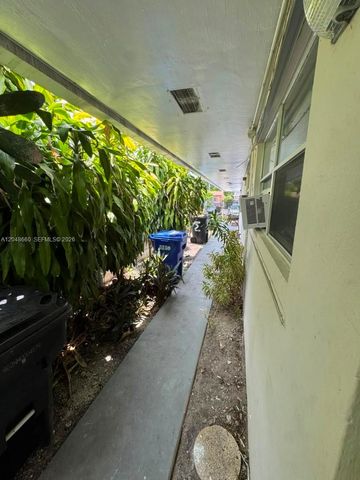 16001 NE 18th Pl 3, North Miami Beach, FL 33162