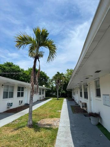 16001 NE 18th Pl 3, North Miami Beach, FL 33162