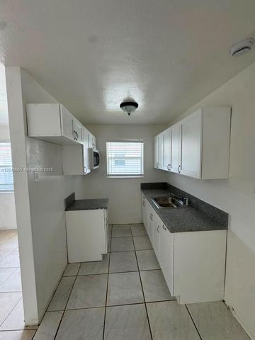 16001 NE 18th Pl 3, North Miami Beach, FL 33162