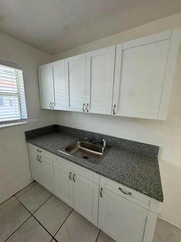 16001 NE 18th Pl 3, North Miami Beach, FL 33162