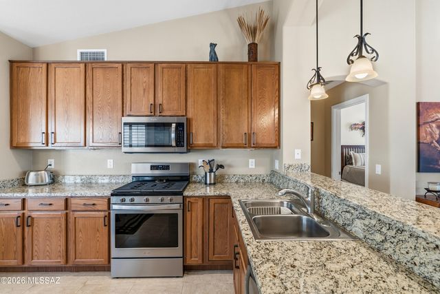 2776 E Glen Canyon Road, Green Valley, AZ 85614