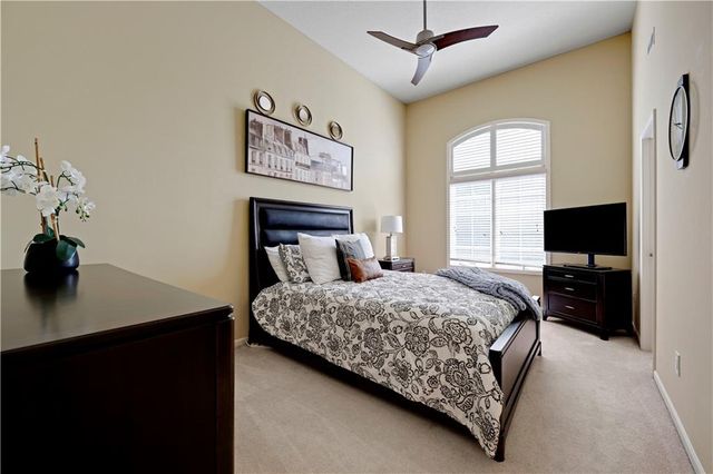 9924 Skyview Lane, Lenexa, KS 66220