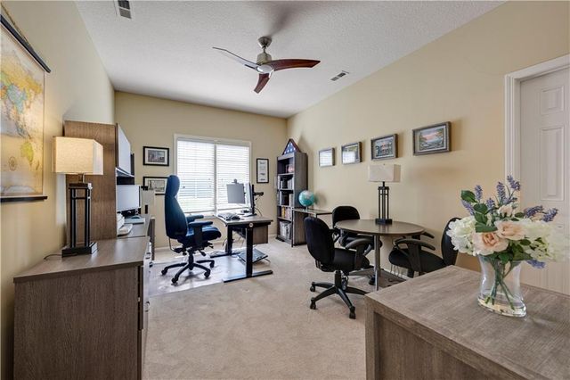9924 Skyview Lane, Lenexa, KS 66220