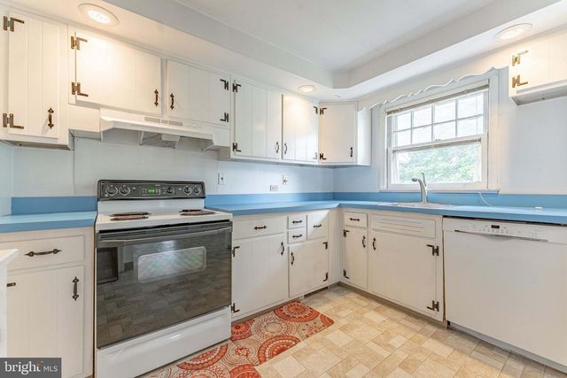 855 MARTIN AVE, Bryn Mawr, PA 19010