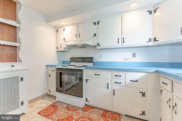 855 MARTIN AVE, Bryn Mawr, PA 19010