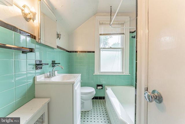 855 MARTIN AVE, Bryn Mawr, PA 19010