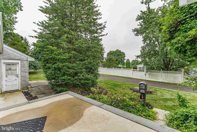 855 MARTIN AVE, Bryn Mawr, PA 19010