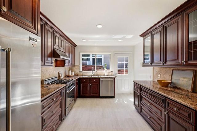 385 Ridge Road, San Carlos, CA 94070