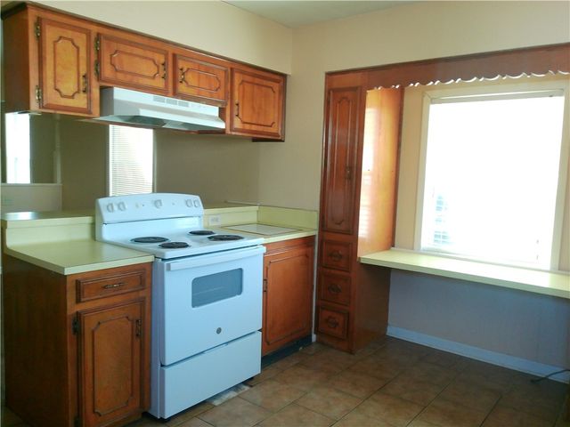 1438 Ormond Dr, Corpus Christi, TX 78415