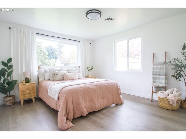 1490 TAFT St, Eugene, OR 97402