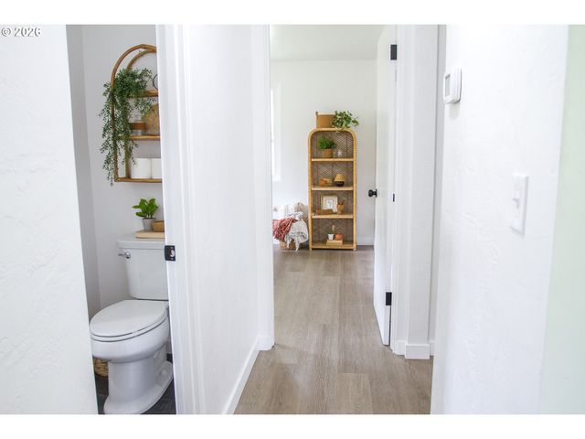 1490 TAFT St, Eugene, OR 97402