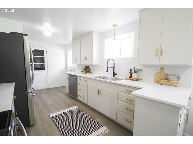 1490 TAFT St, Eugene, OR 97402