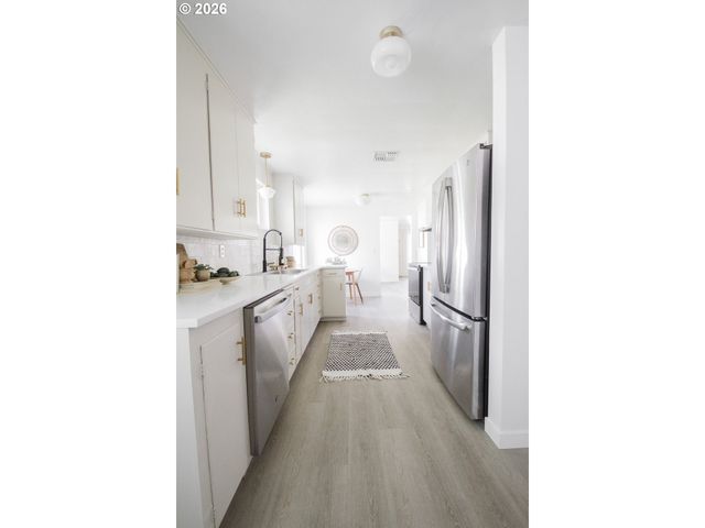 1490 TAFT St, Eugene, OR 97402