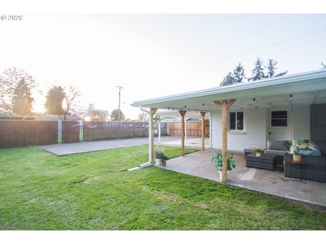 1490 TAFT St, Eugene, OR 97402