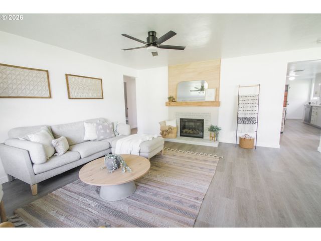 1490 TAFT St, Eugene, OR 97402