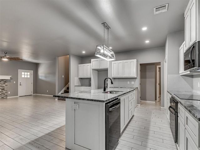 1800 S May Avenue, Guthrie, OK 73044