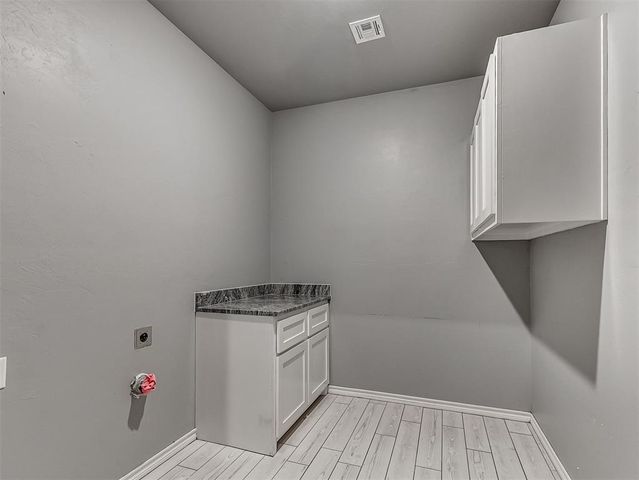 1800 S May Avenue, Guthrie, OK 73044