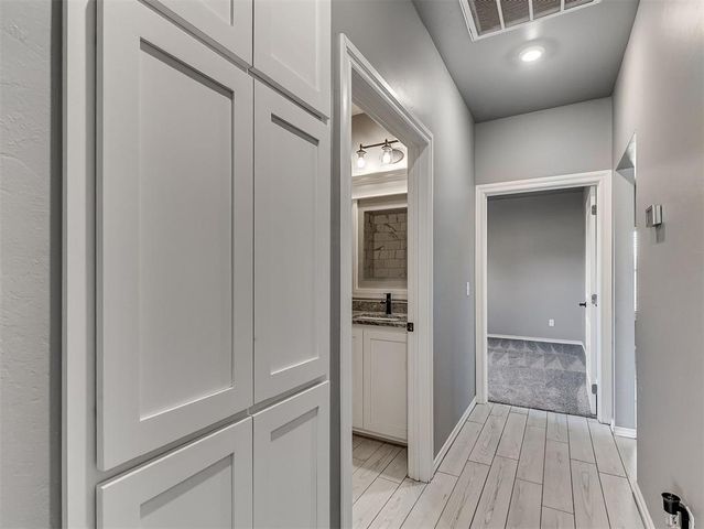 1800 S May Avenue, Guthrie, OK 73044