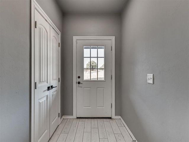 1800 S May Avenue, Guthrie, OK 73044