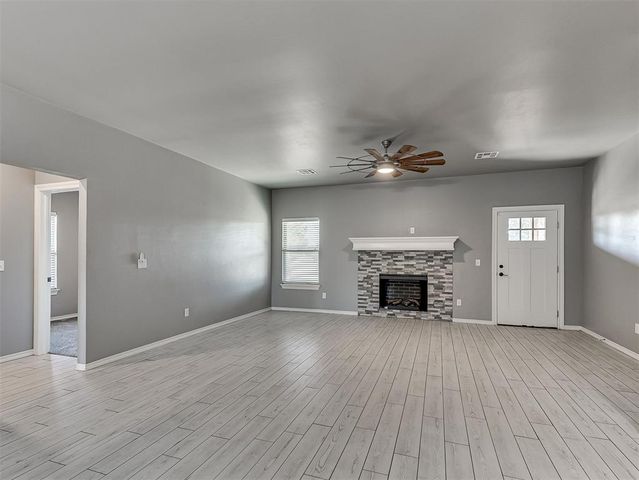 1800 S May Avenue, Guthrie, OK 73044