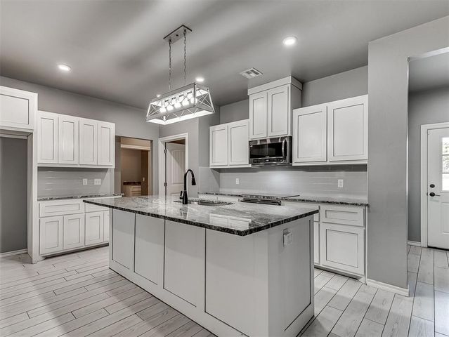 1800 S May Avenue, Guthrie, OK 73044