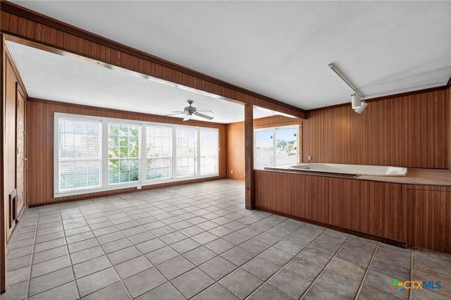 205 Lakewood Drive, Gatesville, TX 76528