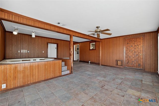 205 Lakewood Drive, Gatesville, TX 76528