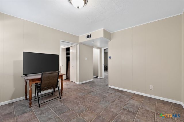 205 Lakewood Drive, Gatesville, TX 76528