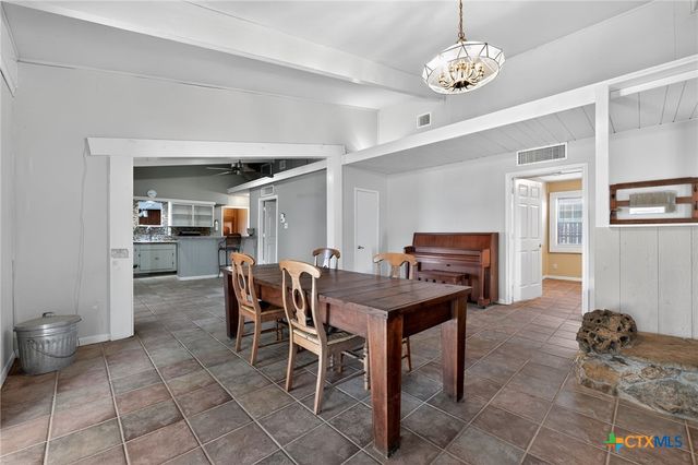 205 Lakewood Drive, Gatesville, TX 76528