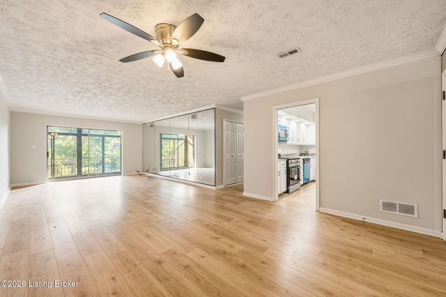 1600 Gardiner Ln Apt 214, Louisville, KY 40205
