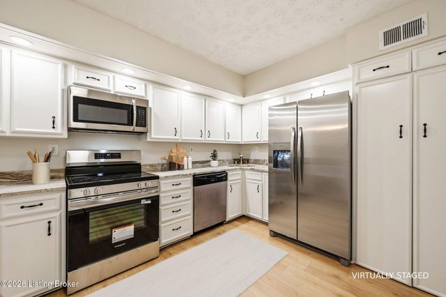 1600 Gardiner Ln Apt 214, Louisville, KY 40205