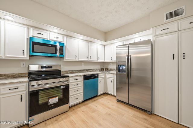 1600 Gardiner Ln Apt 214, Louisville, KY 40205