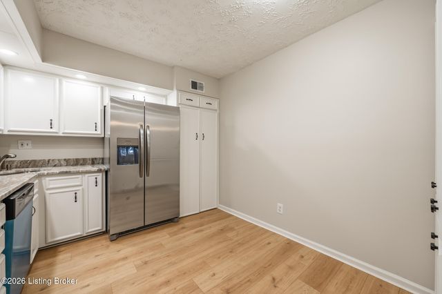 1600 Gardiner Ln Apt 214, Louisville, KY 40205