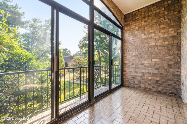 1600 Gardiner Ln Apt 214, Louisville, KY 40205