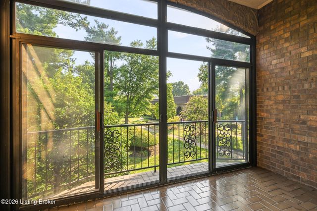 1600 Gardiner Ln Apt 214, Louisville, KY 40205
