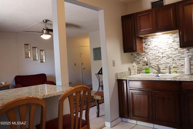 1318 S Avenida Polar Apt F110, Tucson, AZ 85710
