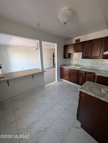 1318 S Avenida Polar Apt F110, Tucson, AZ 85710