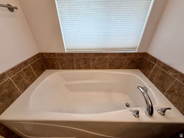 5058 S MORAY CT, Holladay, UT 84117