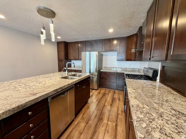5058 S MORAY CT, Holladay, UT 84117