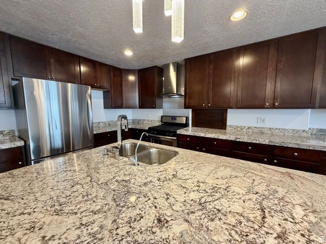 5058 S MORAY CT, Holladay, UT 84117