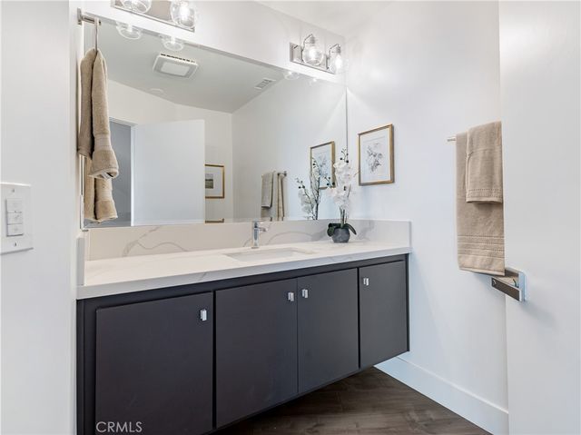 2287 Sunset Plaza Drive, Hollywood Hills, CA 90069