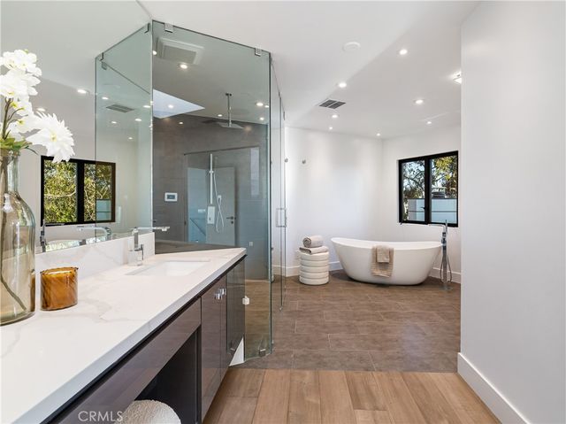 2287 Sunset Plaza Drive, Hollywood Hills, CA 90069