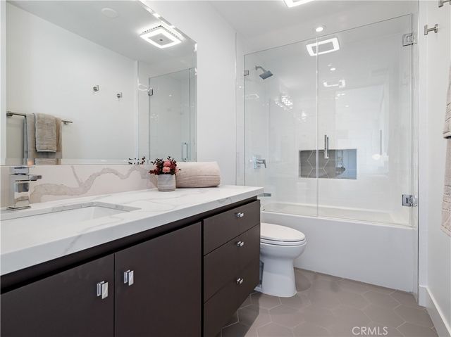 2287 Sunset Plaza Drive, Hollywood Hills, CA 90069