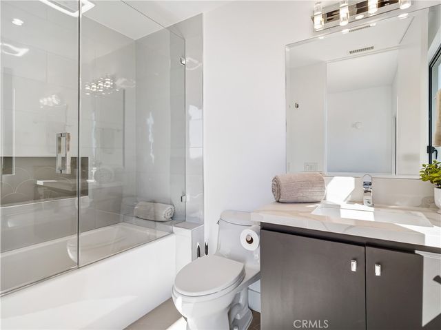 2287 Sunset Plaza Drive, Hollywood Hills, CA 90069