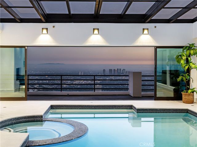 2287 Sunset Plaza Drive, Hollywood Hills, CA 90069