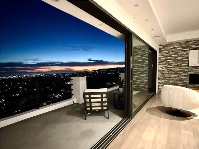 2287 Sunset Plaza Drive, Hollywood Hills, CA 90069