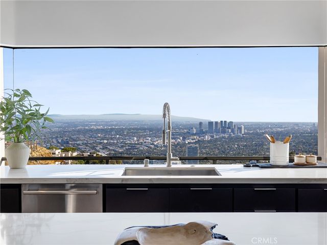 2287 Sunset Plaza Drive, Hollywood Hills, CA 90069